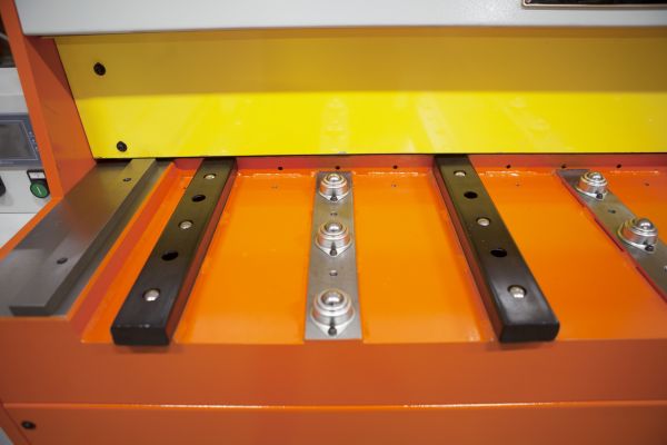 детальное изображение товара гильотина электромеханическая stalex q11 4х1300 nc