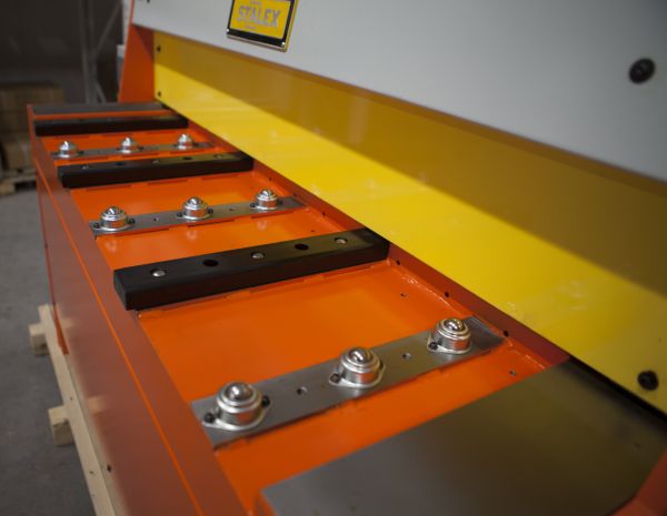 детальное изображение товара гильотина электромеханическая stalex q11 4х1300 nc